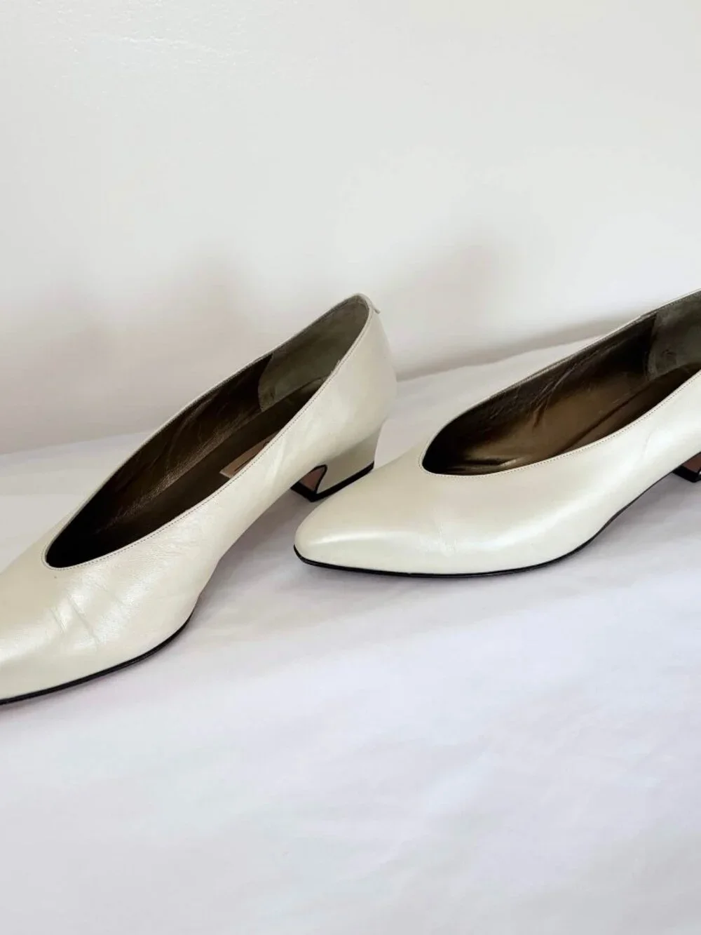 Vintage Amalfi Grand Ivory Cream Leather Pumps Size 10B Italy Pillow Grand - Picture 4 of 10